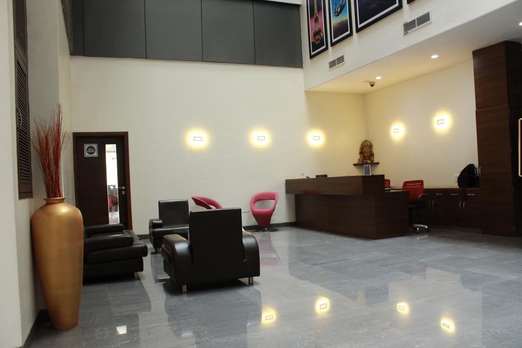 The Sky Court Hotel Aurangabad  Eksteriør billede