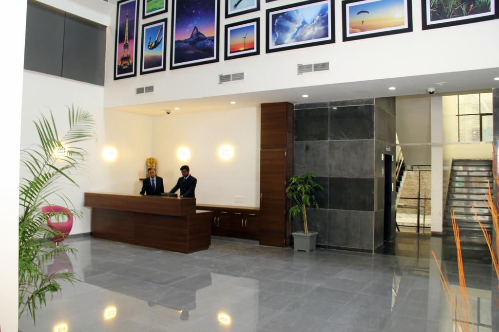 The Sky Court Hotel Aurangabad  Eksteriør billede